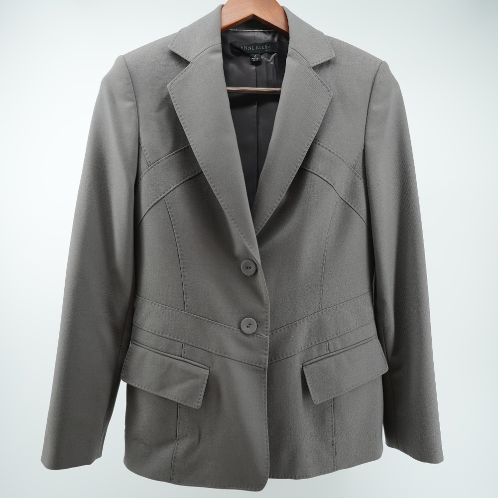 Anne Klein Gray Tailored Blazer in Women’s Size 6